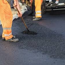 Best Gravel Driveway Installation  in Allison, IA